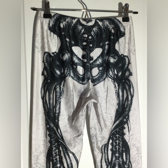 Skeletal leggings - Picture 4 of 5
